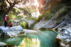 Von einer Brücke zu einer anderen Brücke