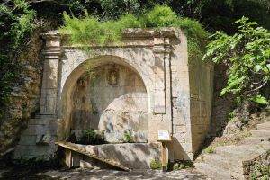 Fuente de Monchirigüel de Alquézar
