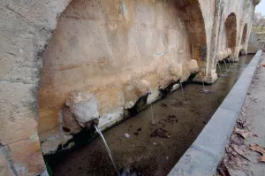 Fuente de los 12 caños de Estadilla
